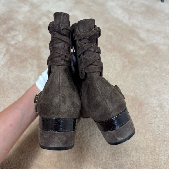 Vaneli Brown Suede Ankle Boots Real Python Trim Lace Back Zip Sz 10 M - Picture 4 of 12